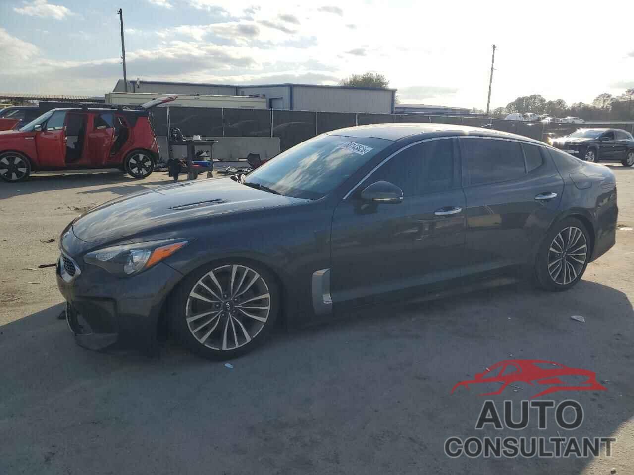 KIA STINGER 2019 - KNAE15LA0K6064461
