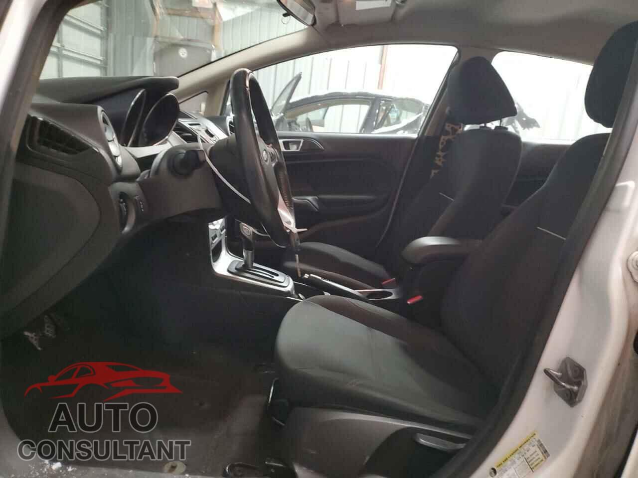 FORD FIESTA 2014 - 3FADP4EJ2EM233930