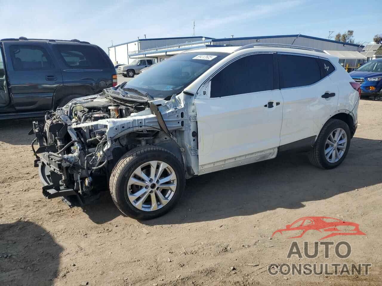 NISSAN ROGUE 2018 - JN1BJ1CP3JW165059