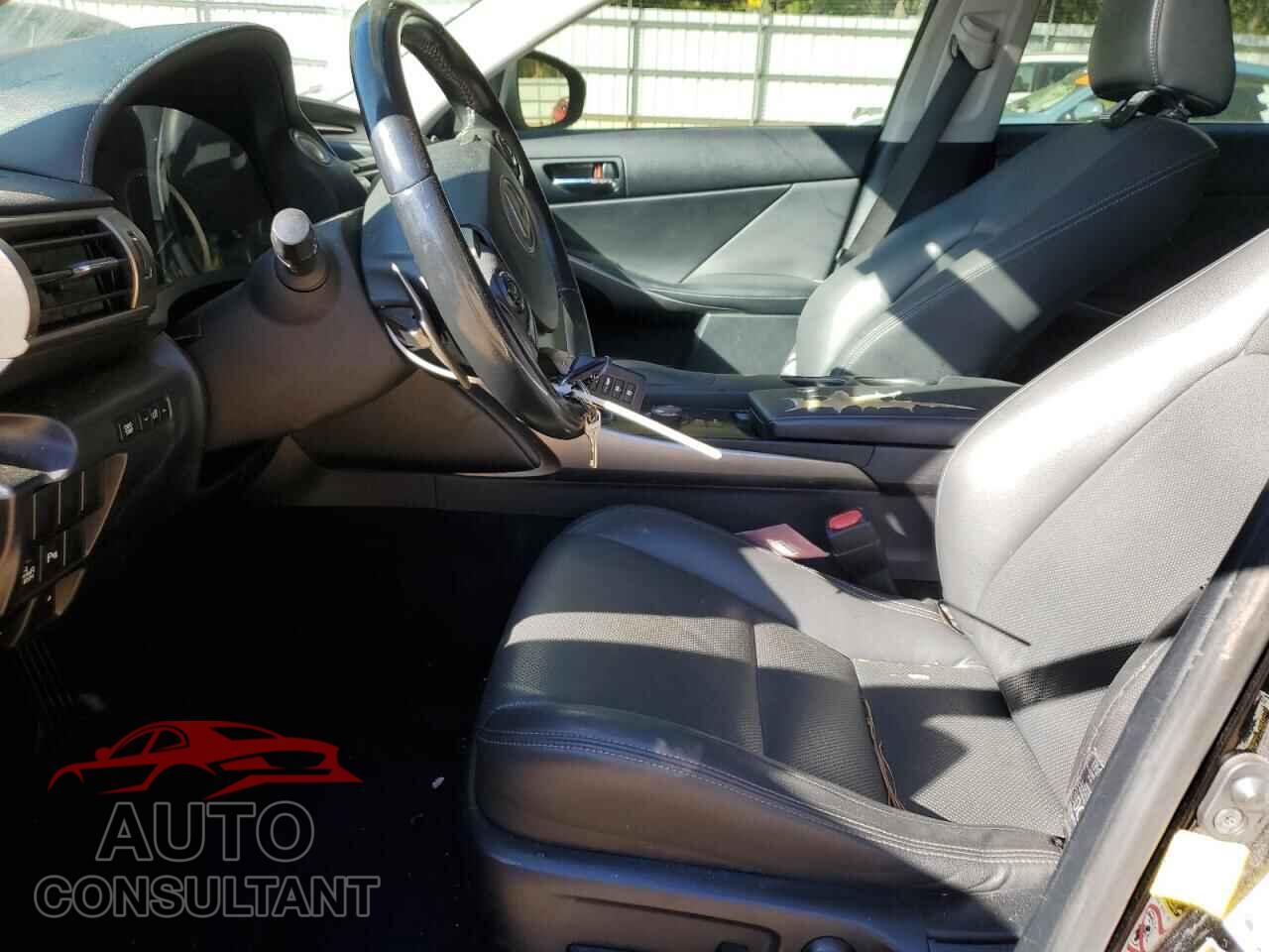 LEXUS IS 2014 - JTHBE1D28E5002230