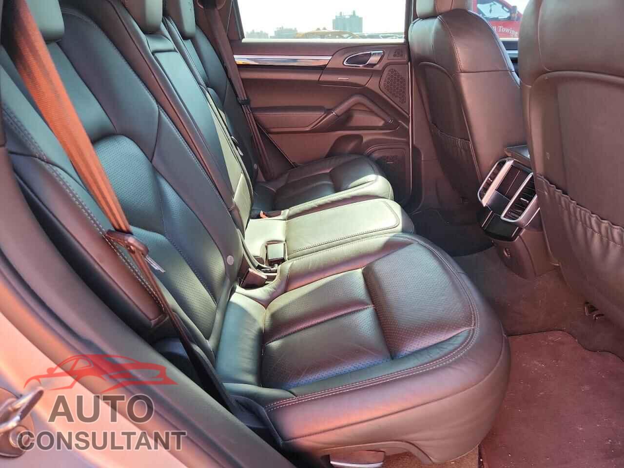 PORSCHE CAYENNE 2017 - WP1AA2A27HKA82644