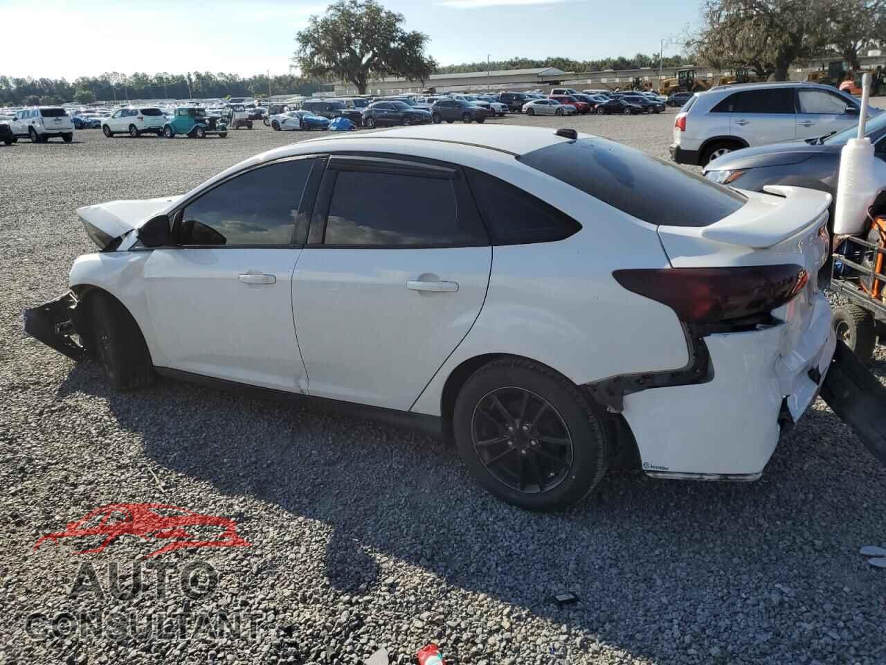 FORD FOCUS 2016 - 1FADP3F28GL272317