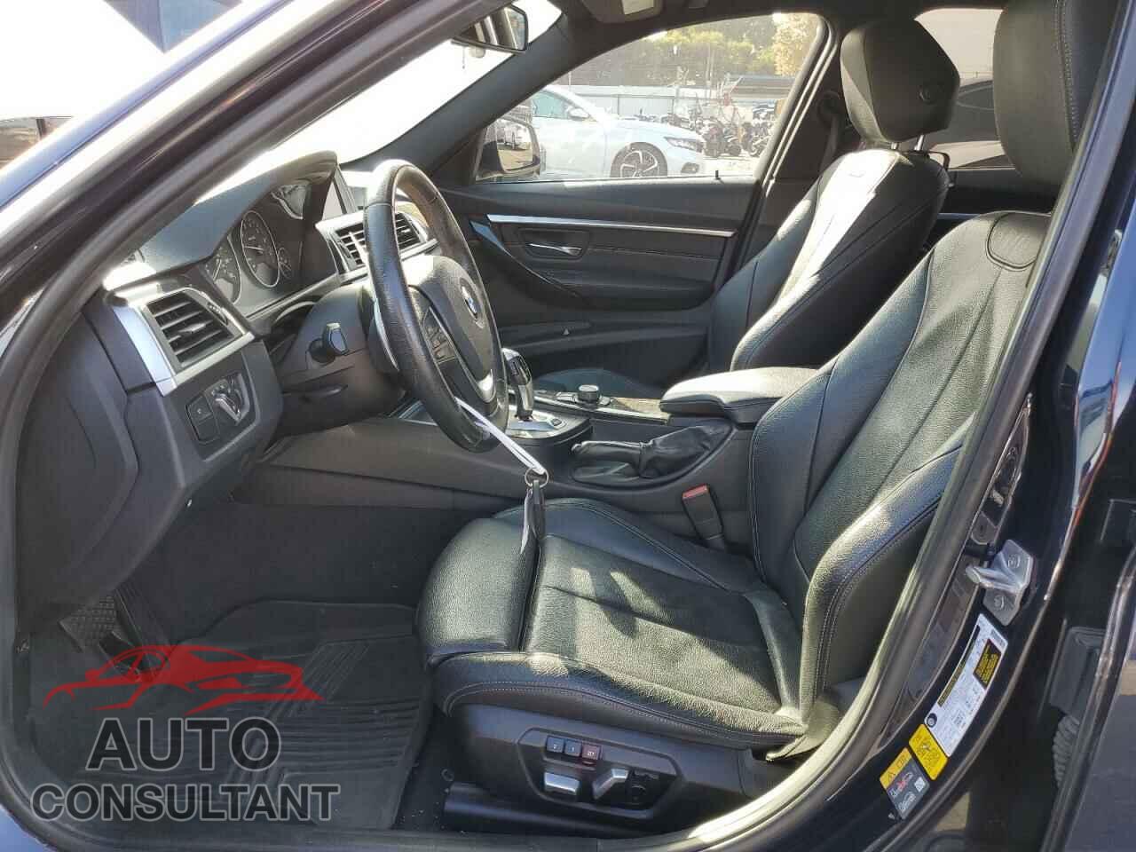 BMW 3 SERIES 2017 - WBA8E1C33HA158819