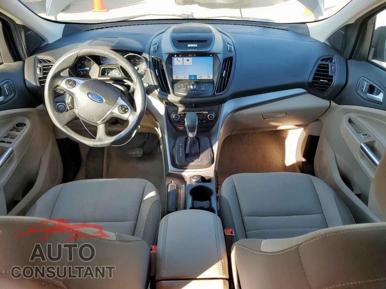 FORD ESCAPE 2016 - 1FMCU0GX3GUC26682