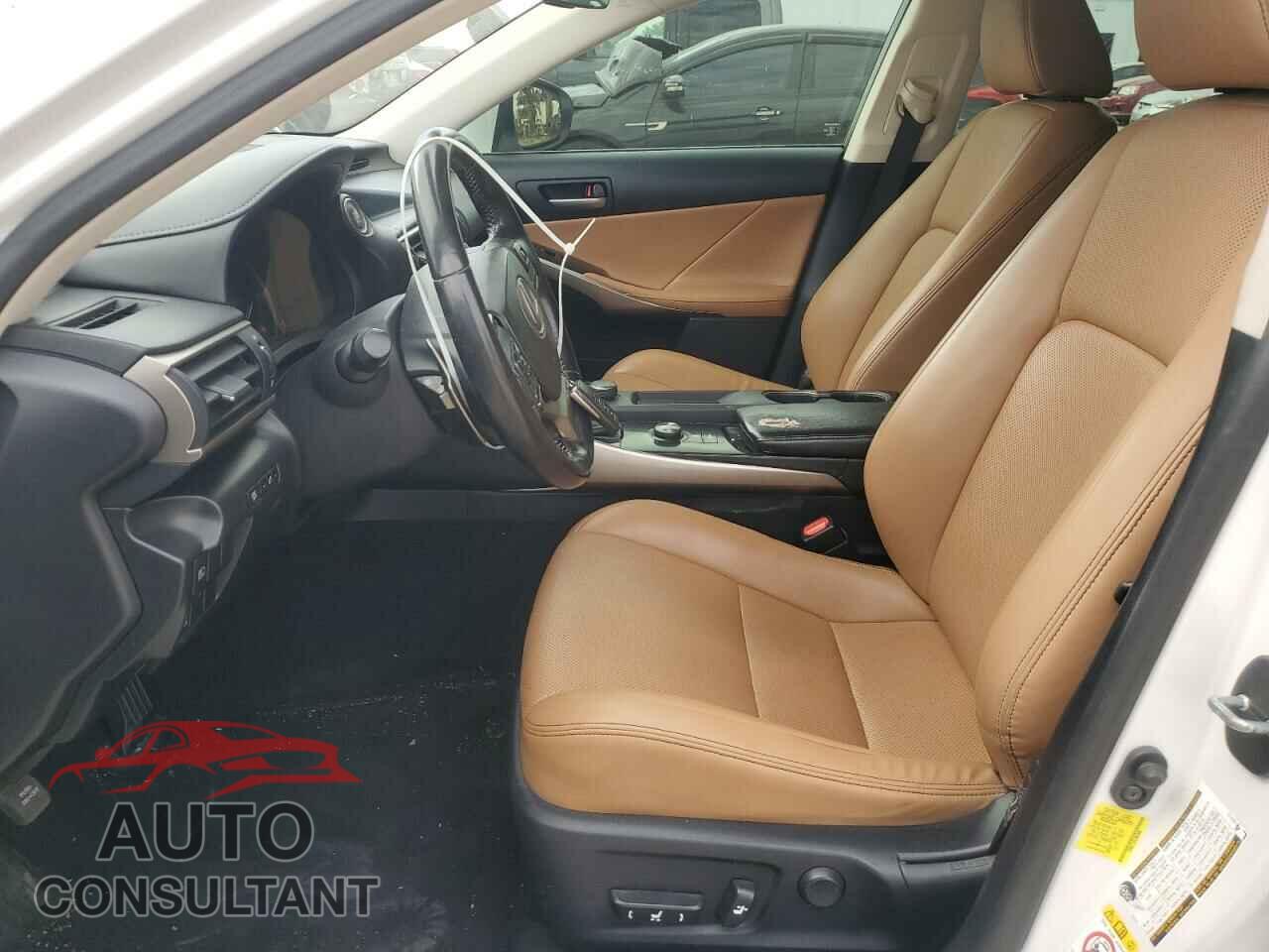 LEXUS IS 2018 - JTHBA1D2XJ5063892