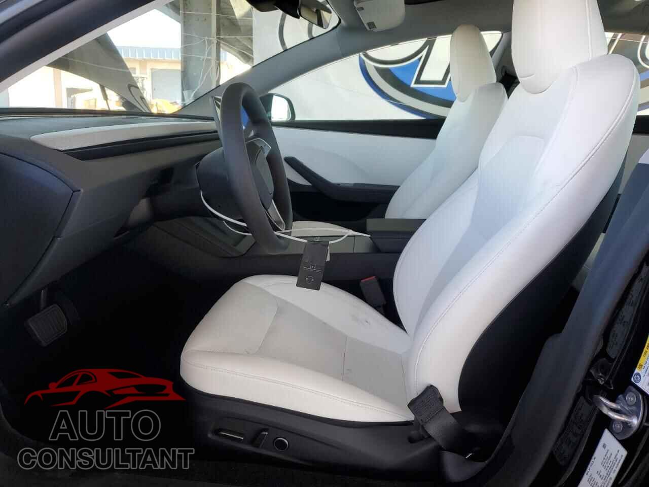 TESLA MODEL 3 2025 - 5YJ3E1EA2SF072795