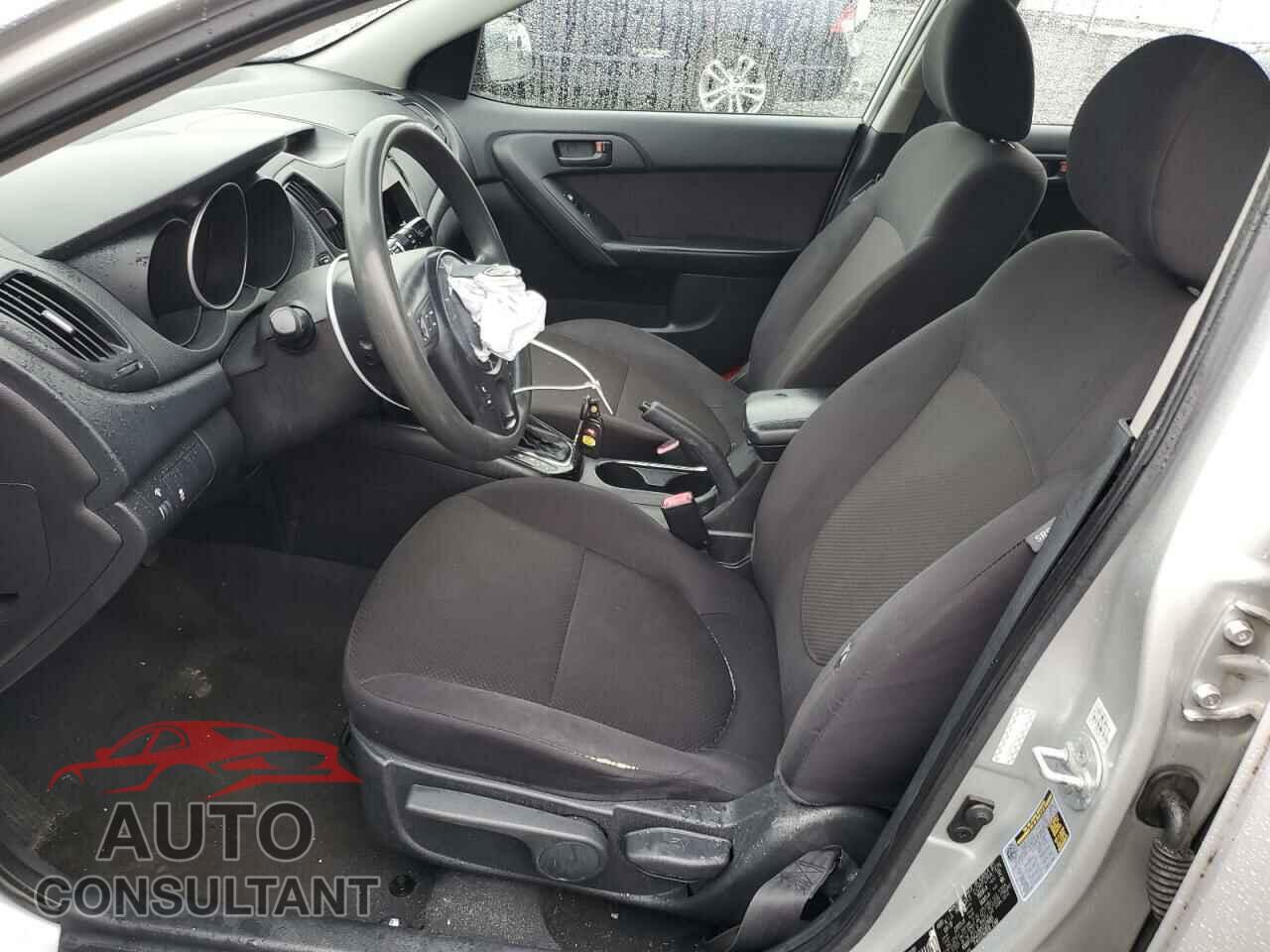 KIA FORTE 2011 - KNAFU5A22B5322685