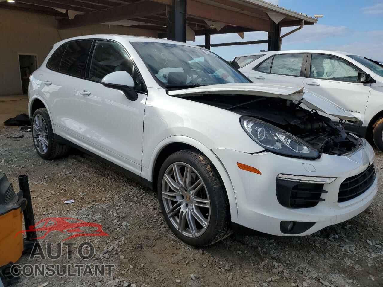 PORSCHE CAYENNE 2017 - WP1AA2A24HKA82388