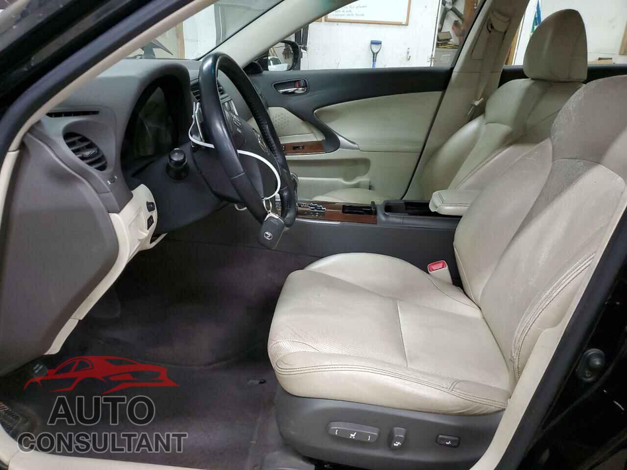 LEXUS IS 2010 - JTHCF5C27A2033653