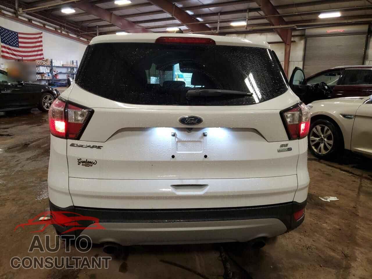FORD ESCAPE 2017 - 1FMCU9GD1HUE18663