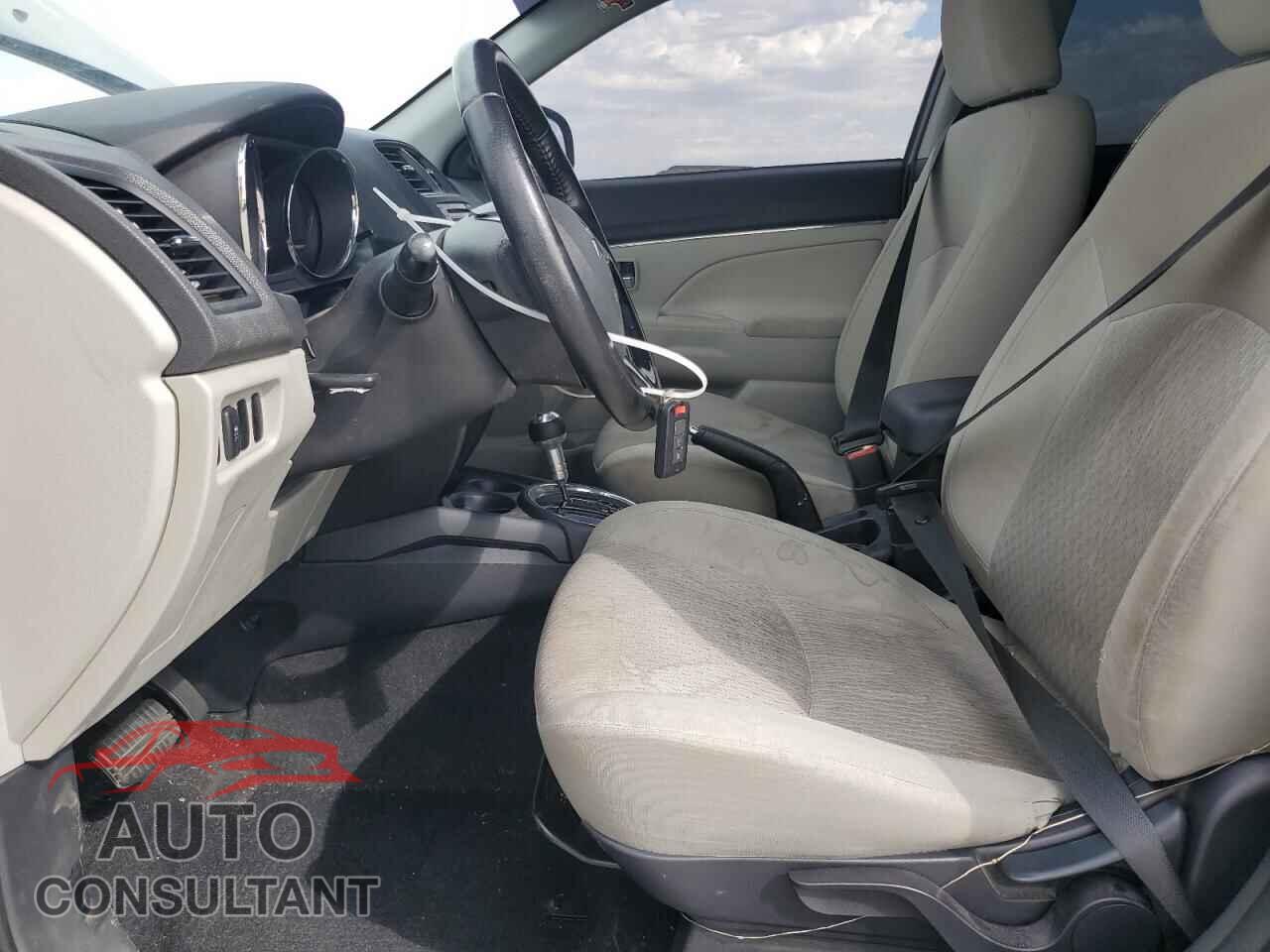 MITSUBISHI OUTLANDER 2017 - JA4AP3AW2HZ063221