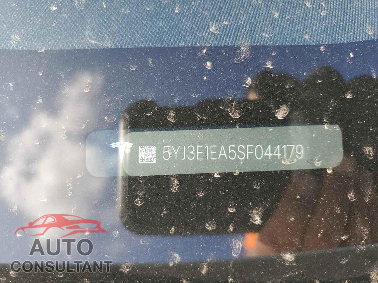 TESLA MODEL 3 2025 - 5YJ3E1EA5SF044179