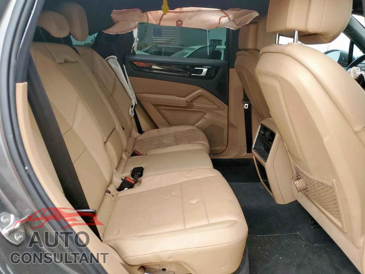 PORSCHE CAYENNE 2020 - WP1AA2AY4LDA04484
