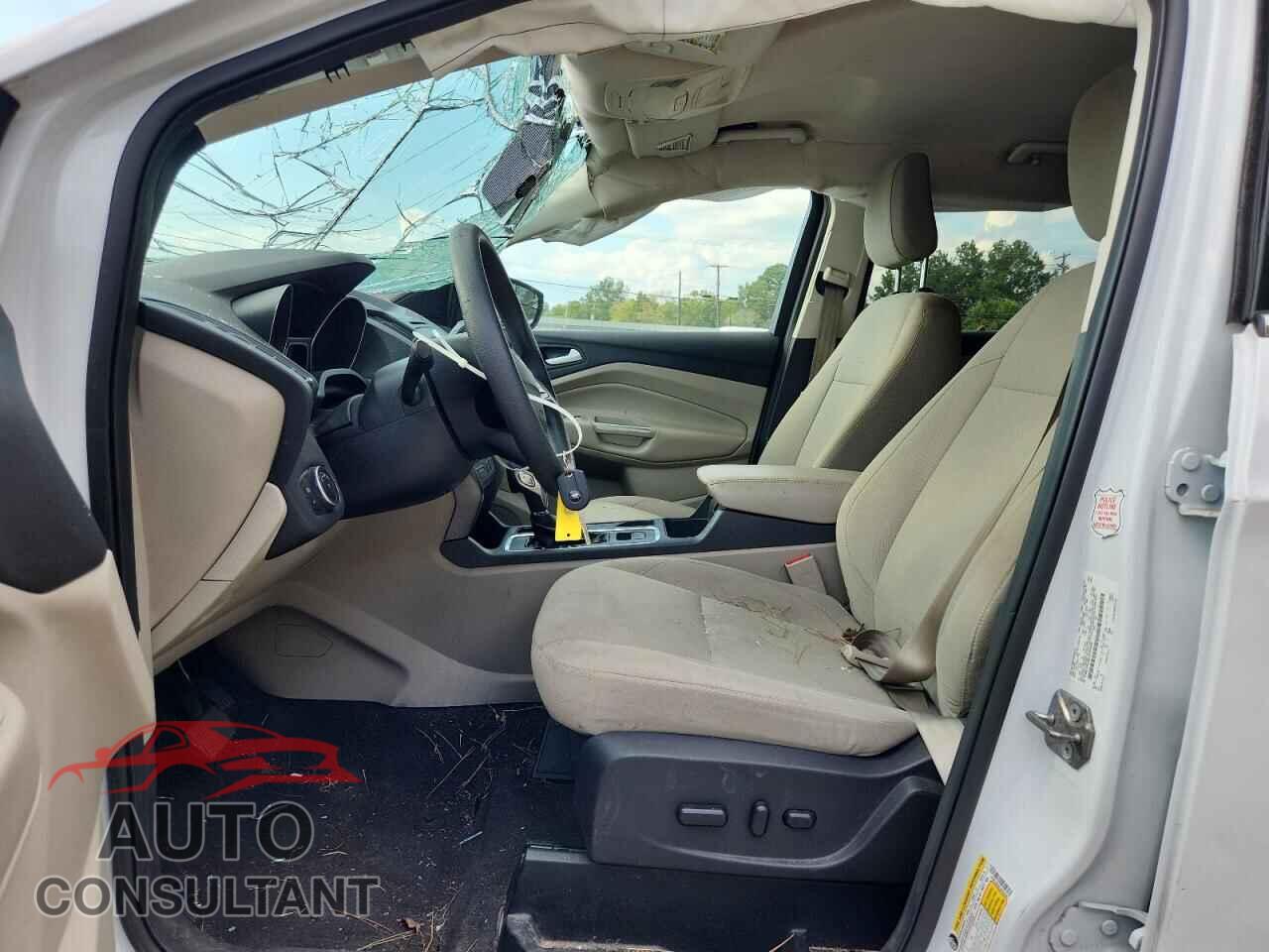 FORD ESCAPE 2018 - 1FMCU0G96JUC63685