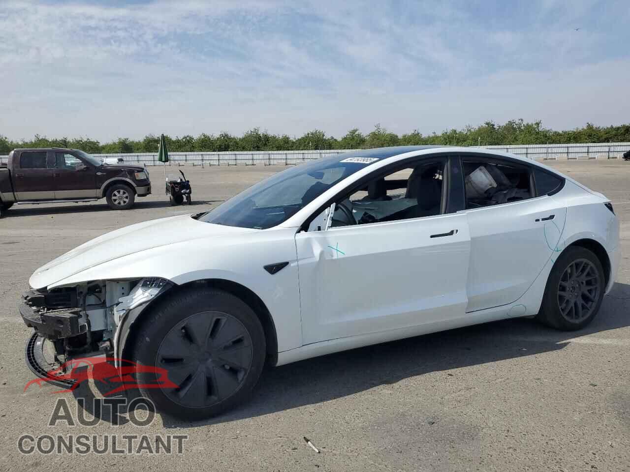 TESLA MODEL 3 2024 - 5YJ3E1EA6RF855709
