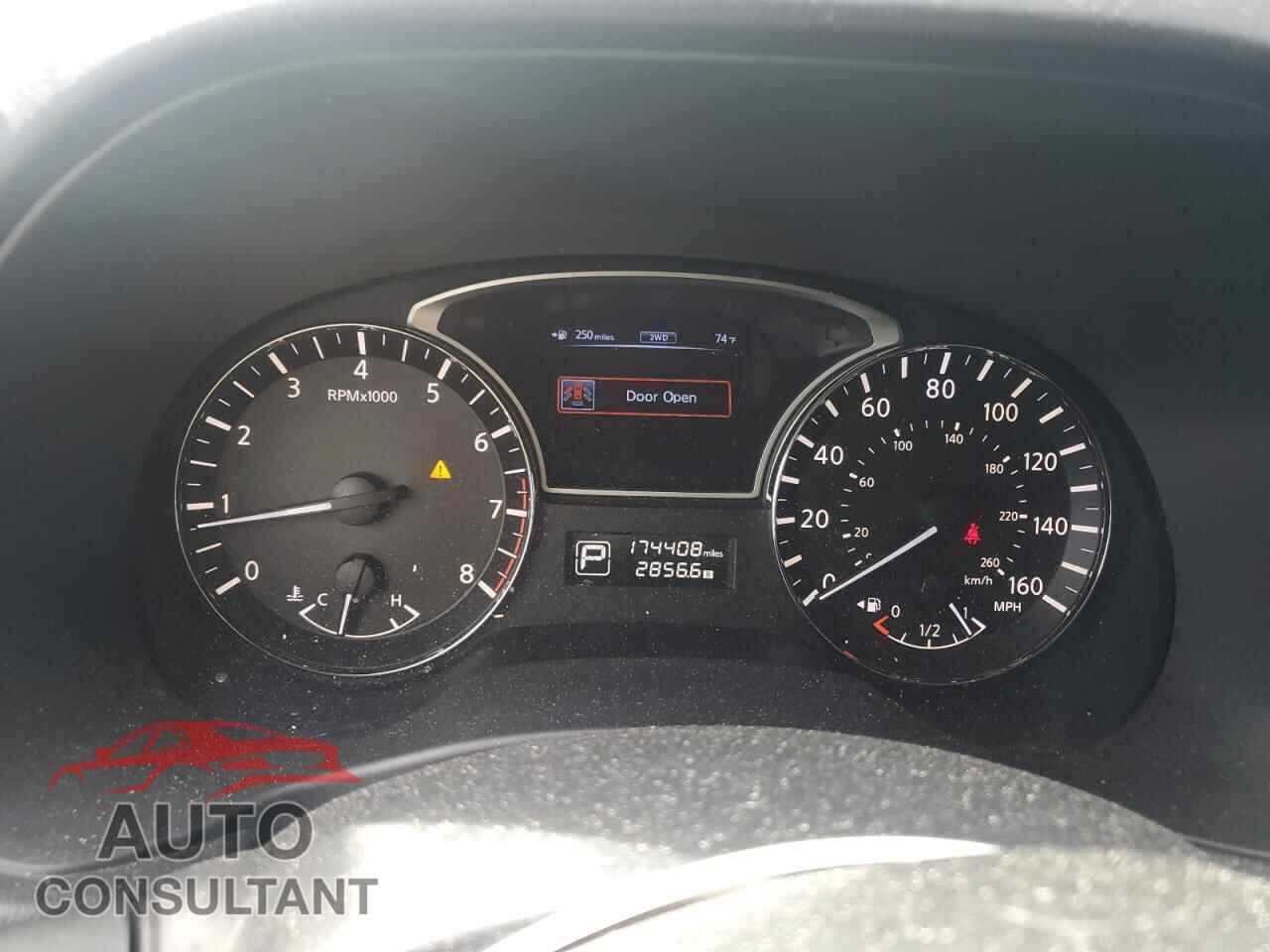 NISSAN PATHFINDER 2013 - 5N1AR2MM9DC667796