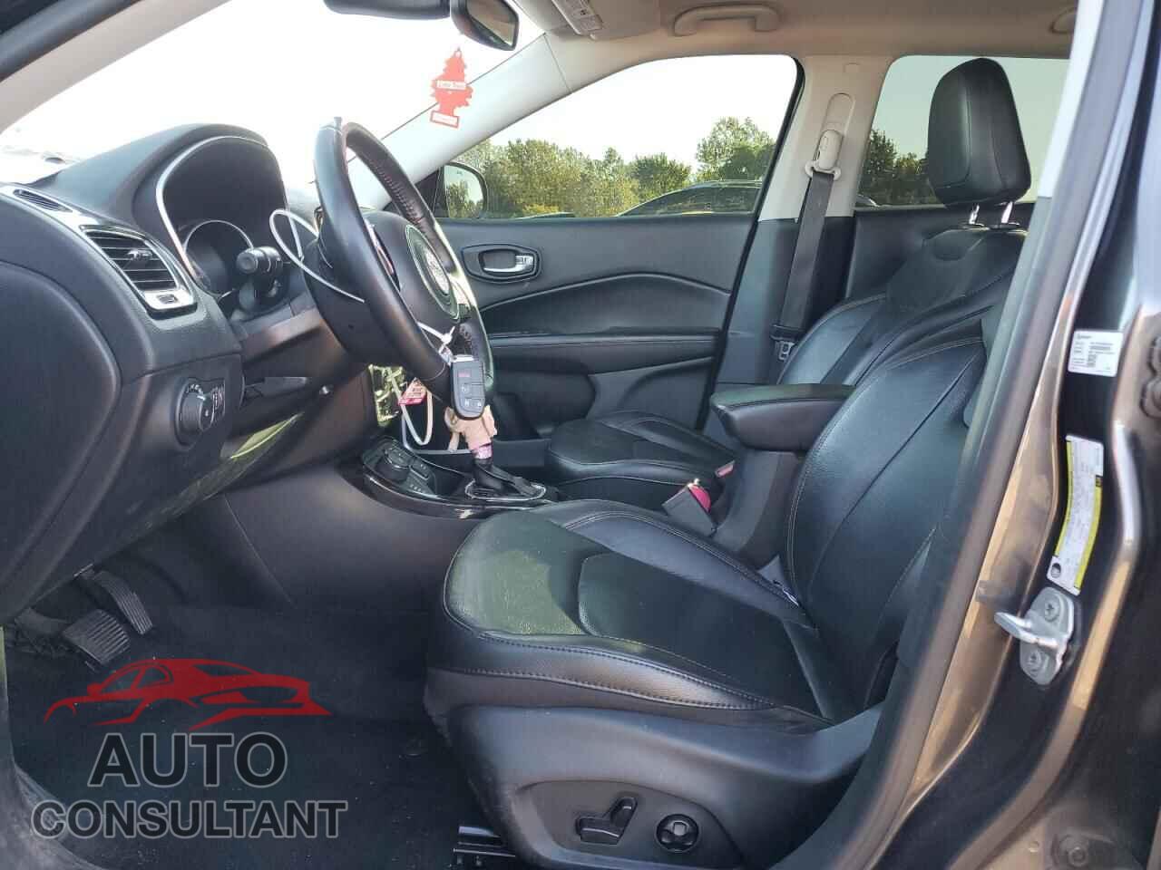 JEEP COMPASS 2019 - 3C4NJDCB2KT674115