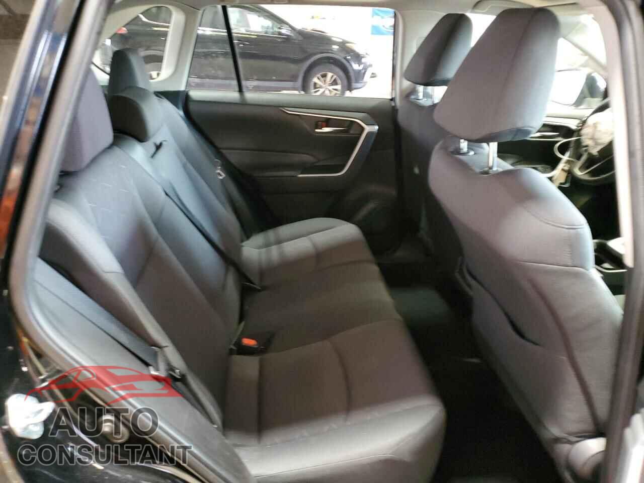 TOYOTA RAV4 2021 - JTMP1RFV0MD076318
