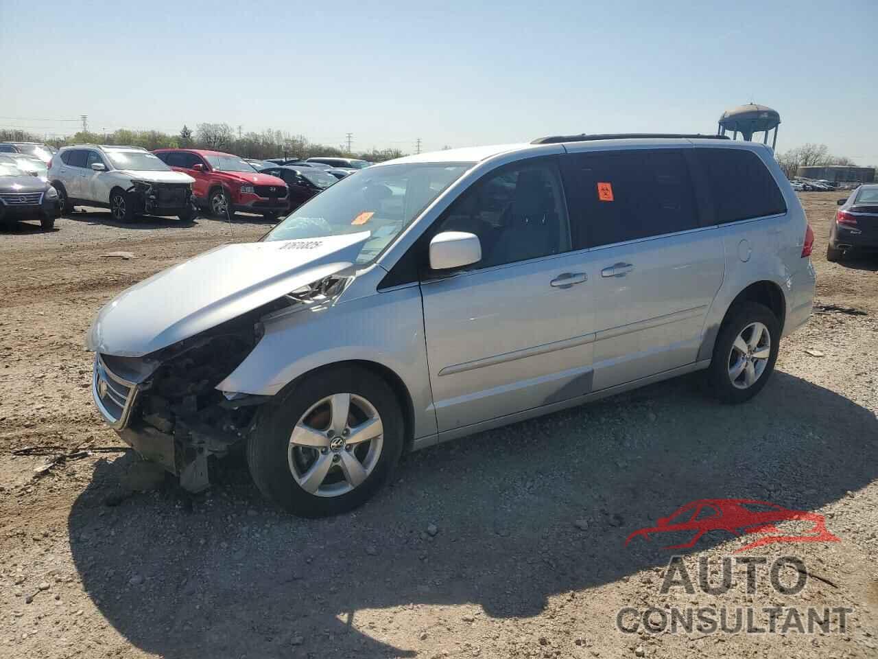 VOLKSWAGEN ROUTAN 2011 - 2V4RW3DG0BR621820