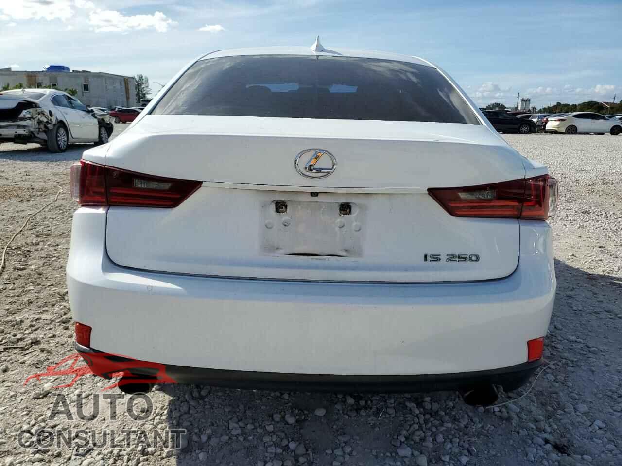 LEXUS IS 2014 - JTHBF1D21E5028097