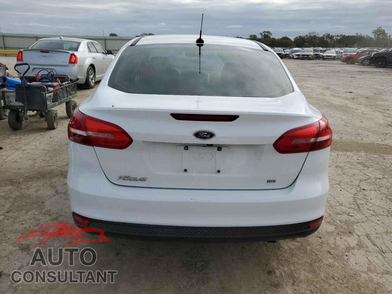 FORD FOCUS 2015 - 1FADP3F2XFL335142