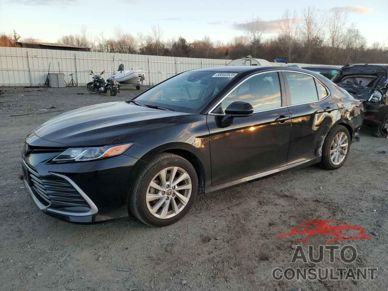 TOYOTA CAMRY 2022 - 4T1C11AK8NU699521
