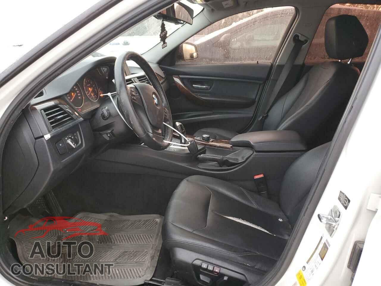 BMW 3 SERIES 2012 - WBA3B1C59CF460907