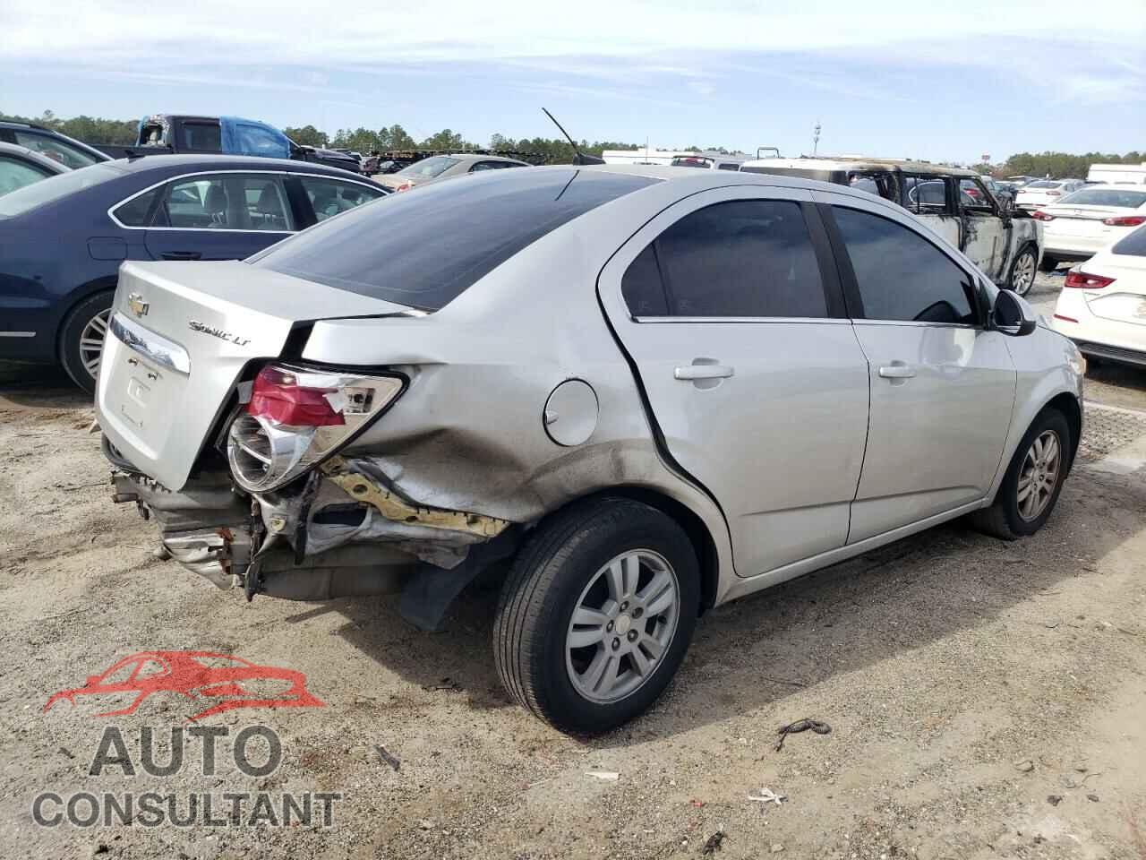 CHEVROLET SONIC 2014 - 1G1JC5SH4E4174948