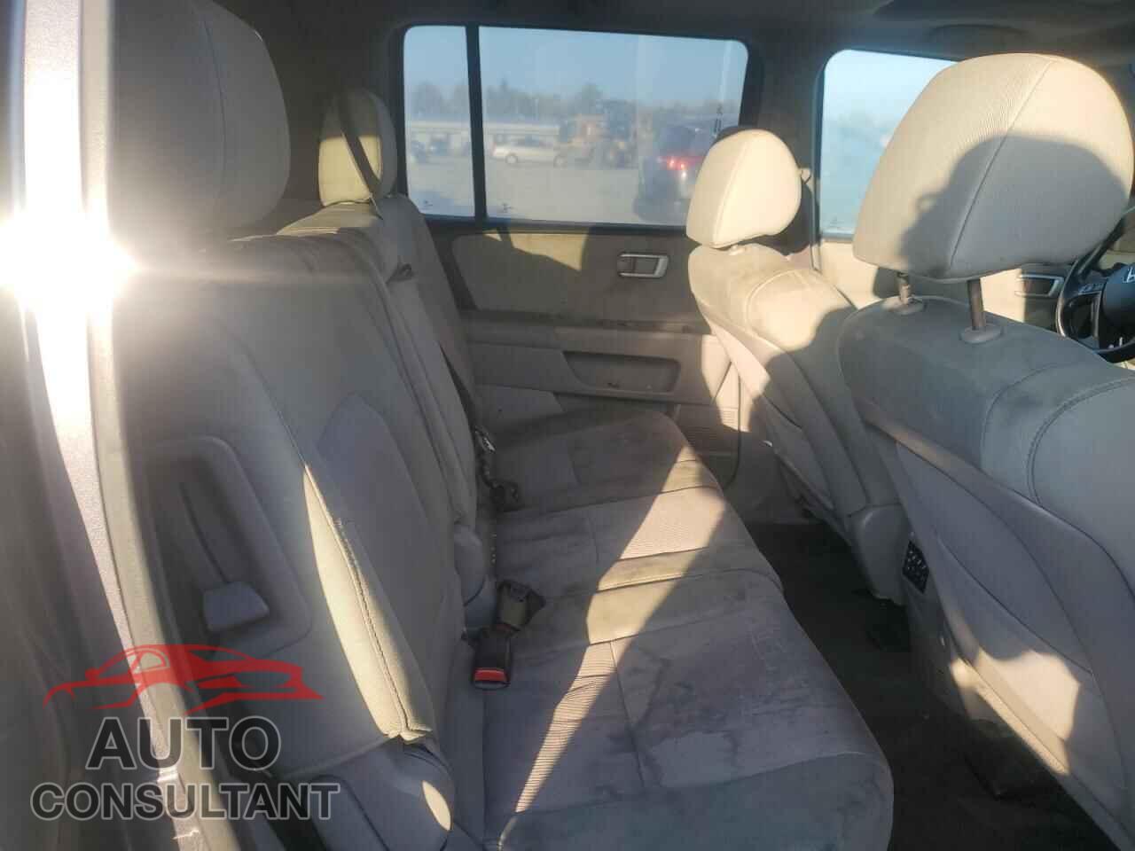 HONDA PILOT 2015 - 5FNYF4H33FB070402