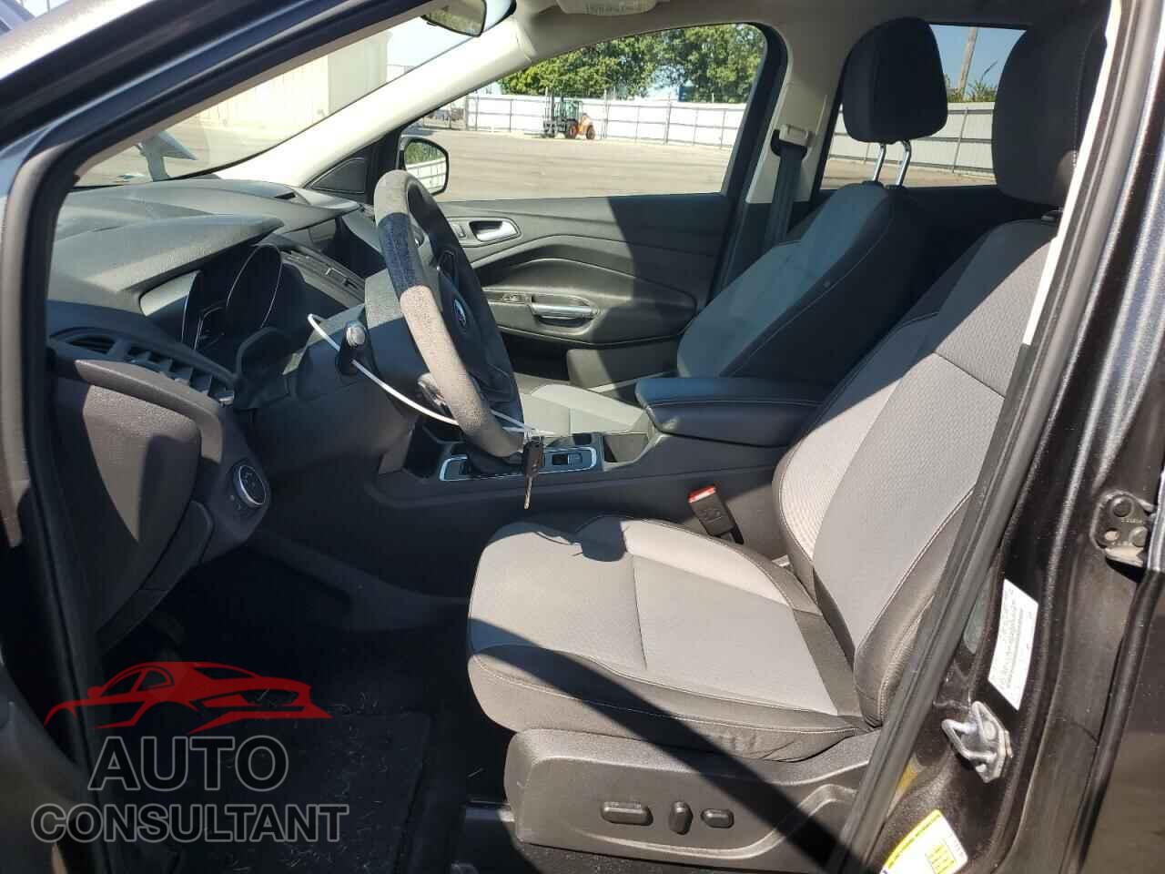 FORD ESCAPE 2017 - 1FMCU0GD7HUD50722