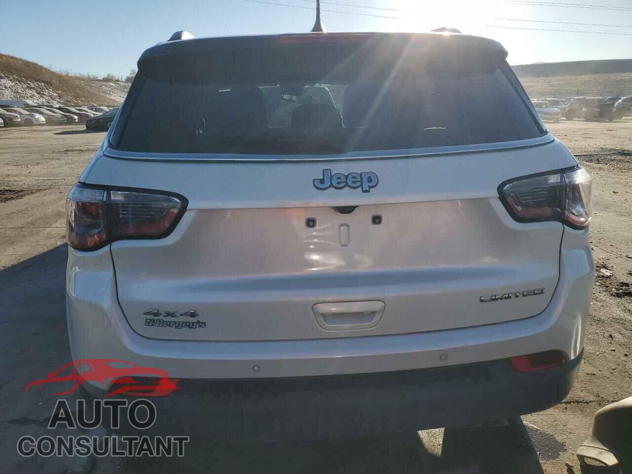 JEEP COMPASS 2018 - 3C4NJDCB8JT354408