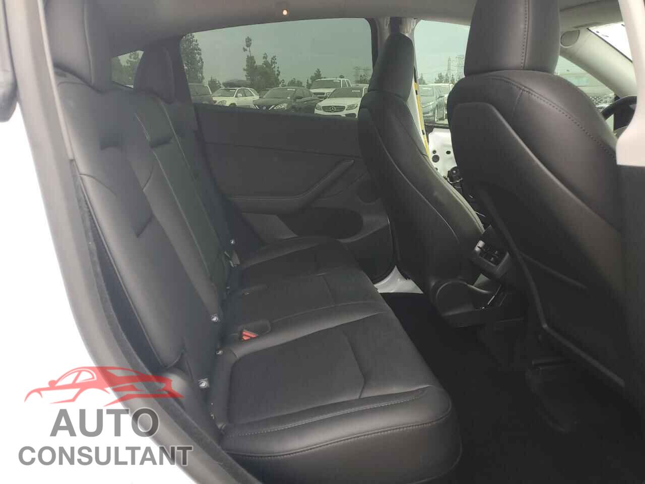 TESLA MODEL Y 2025 - 7SAYGDEE8SF218902