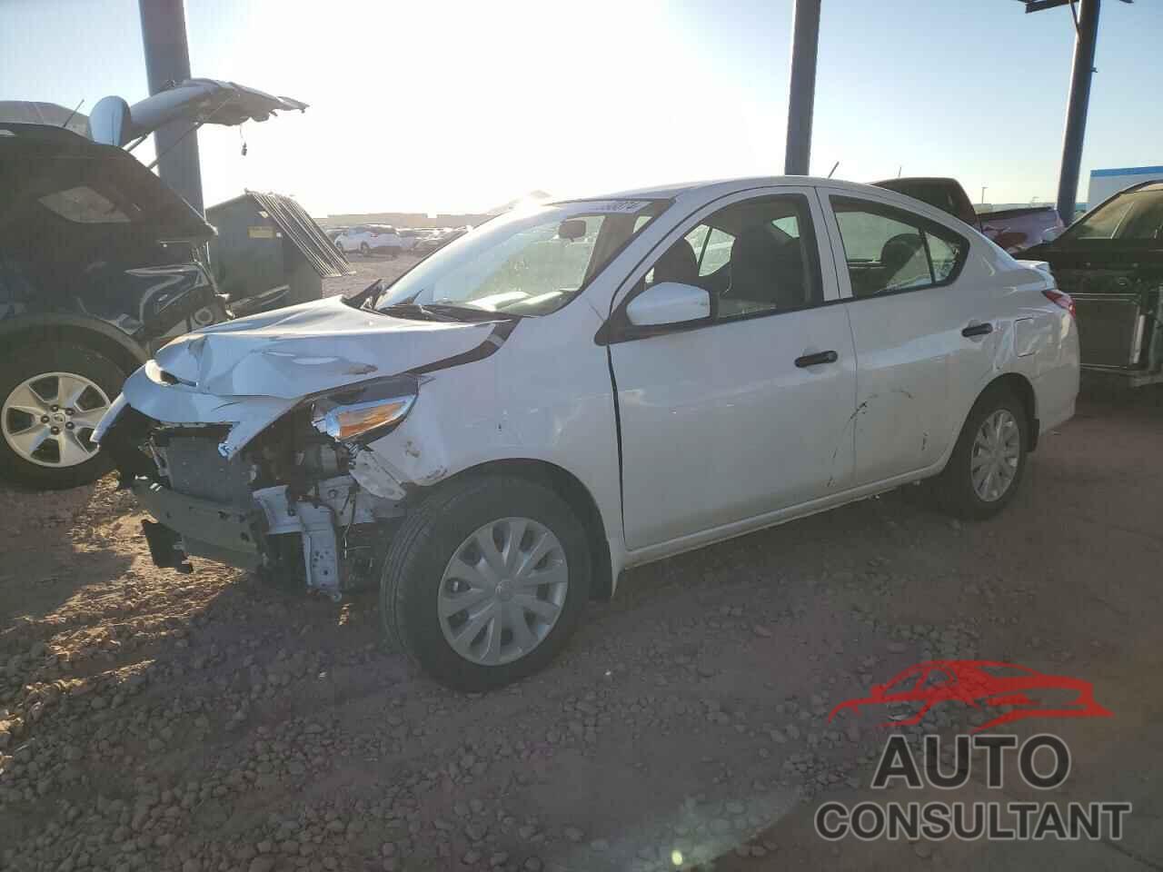 NISSAN VERSA 2017 - 3N1CN7AP5HL852929