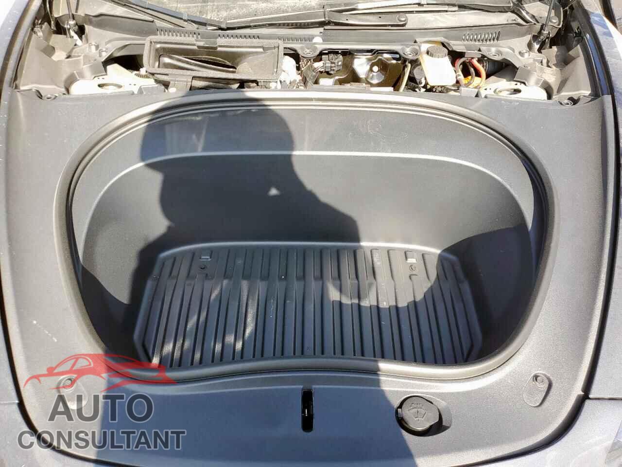 TESLA MODEL 3 2025 - 5YJ3E1EA5SF056204