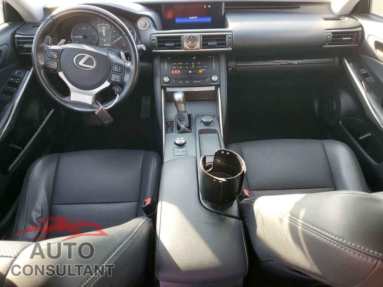 LEXUS IS 2017 - JTHBA1D28H5048947