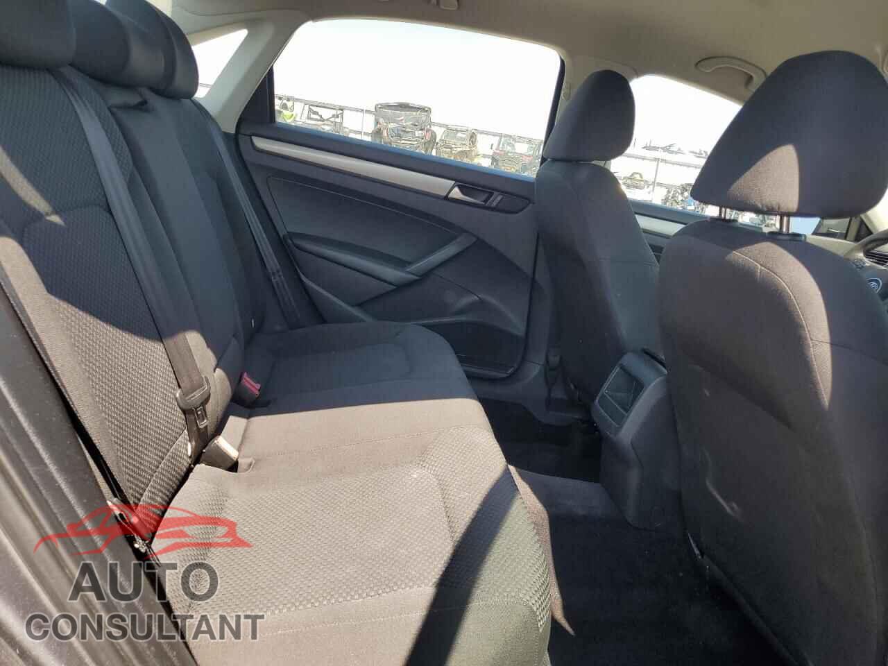 VOLKSWAGEN PASSAT 2012 - 1VWAP7A35CC077092