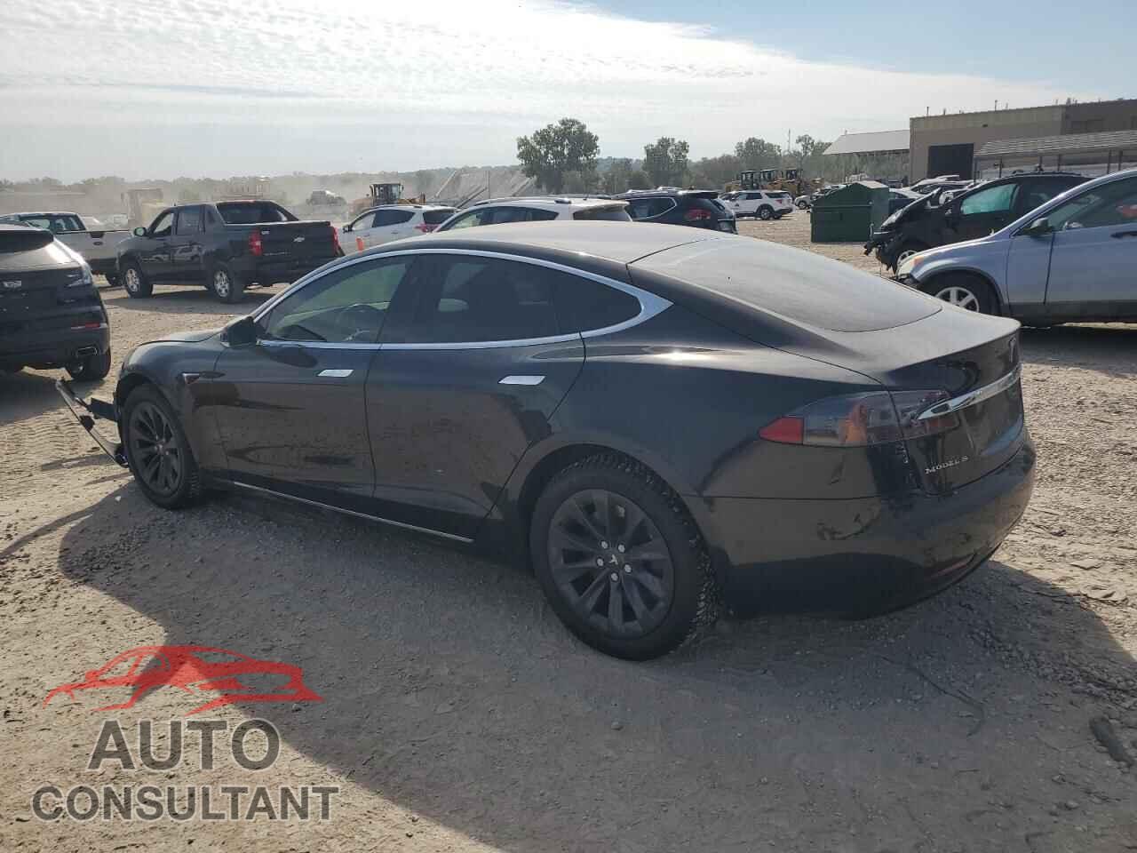 TESLA MODEL S 2018 - 5YJSA1E21JF275577