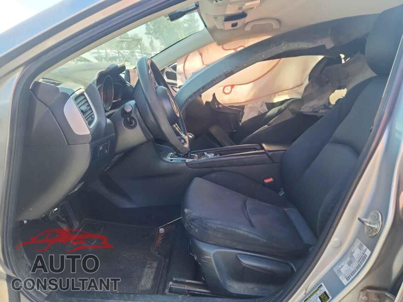 MAZDA 3 2017 - 3MZBN1K70HM114015
