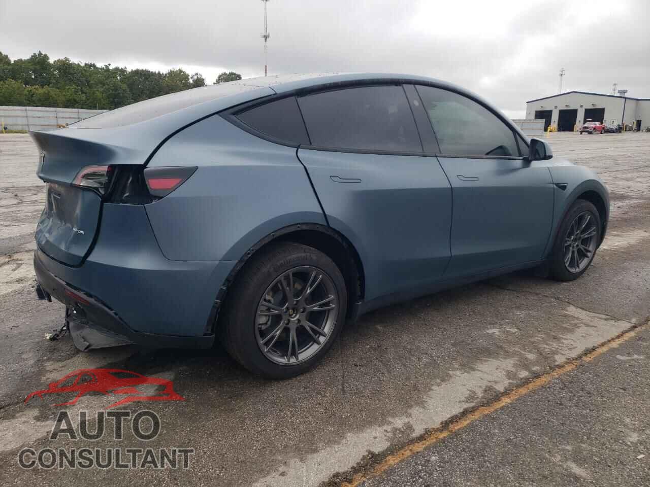 TESLA MODEL Y 2025 - 7SAYGDEE2SF307817