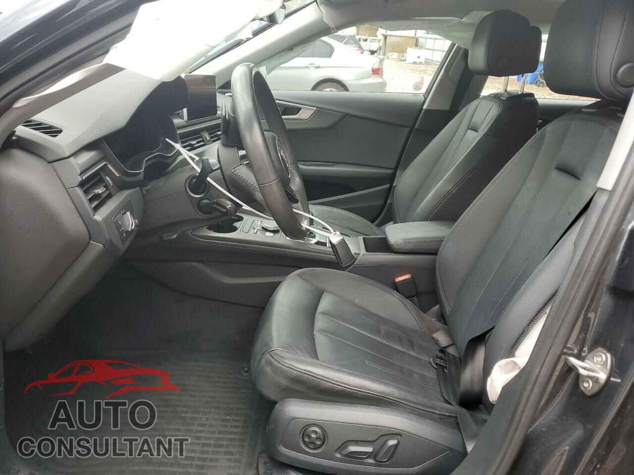 AUDI A4 2017 - WAUDNAF49HN054640