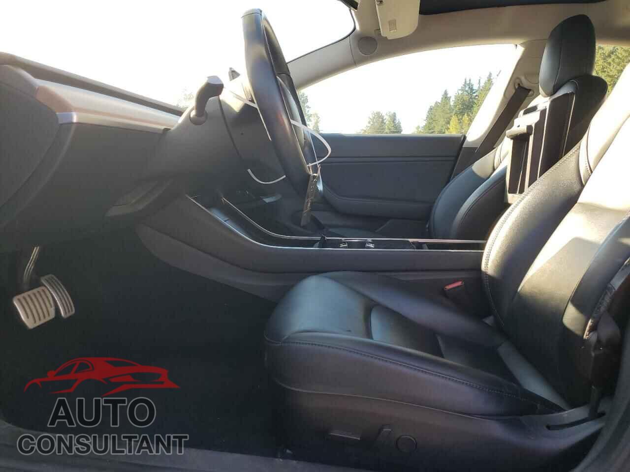 TESLA MODEL 3 2018 - 5YJ3E1EB8JF084327