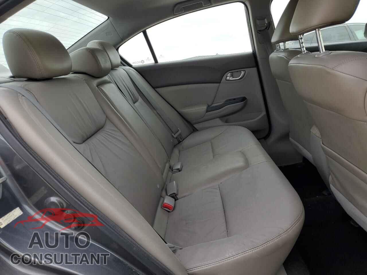 HONDA CIVIC 2012 - 2HGFB2F98CH557181