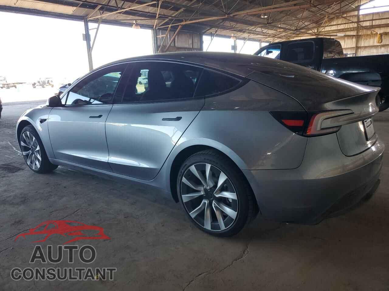 TESLA MODEL 3 2025 - 5YJ3E1EA2SF047928