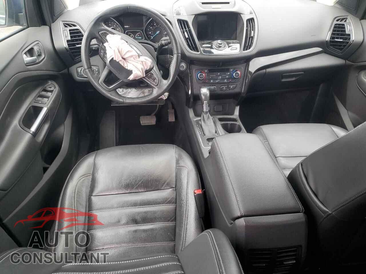 FORD ESCAPE 2017 - 1FMCU9JD1HUB35012