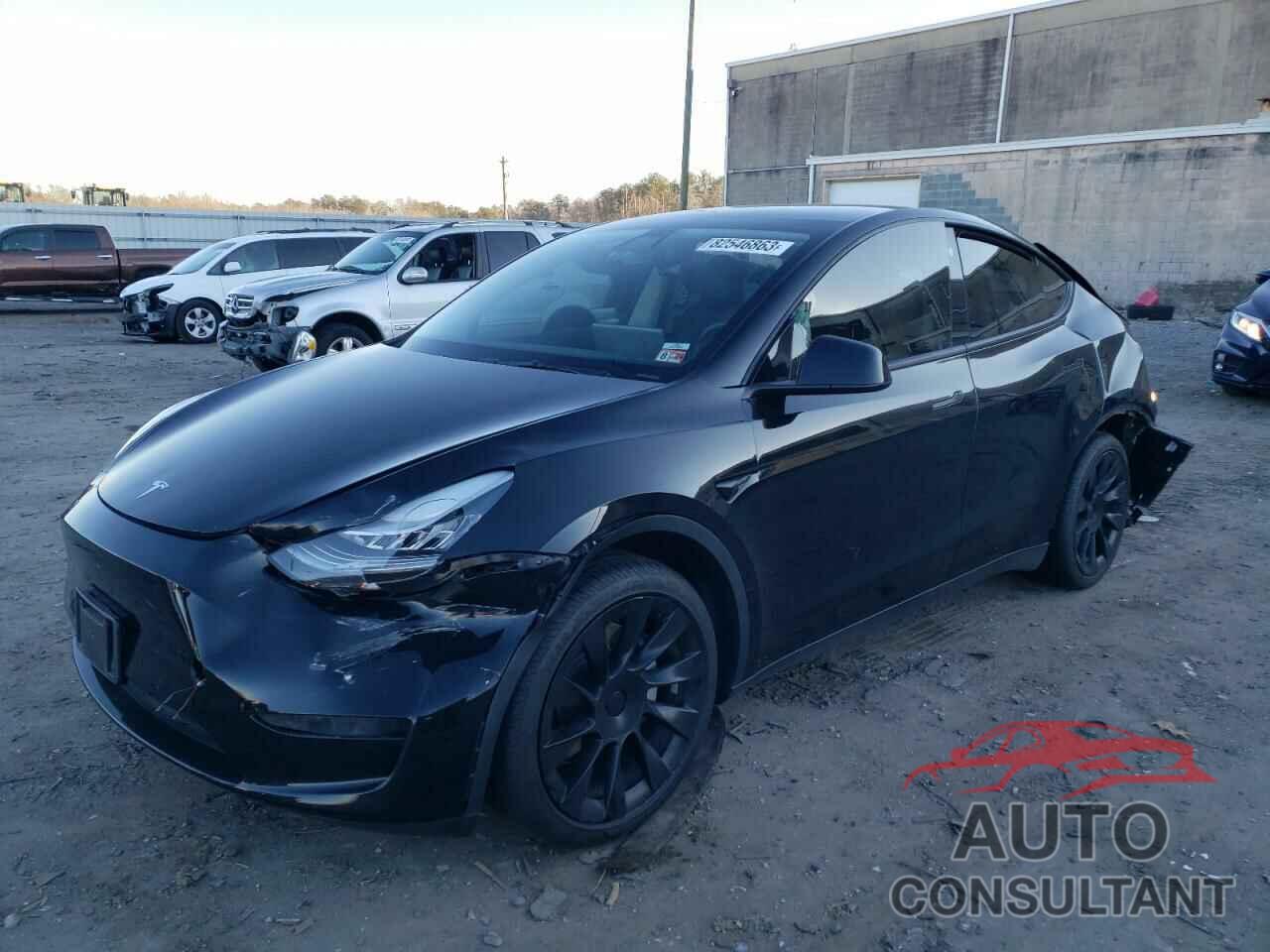 TESLA MODEL Y 2021 - 5YJYGDEE2MF152895