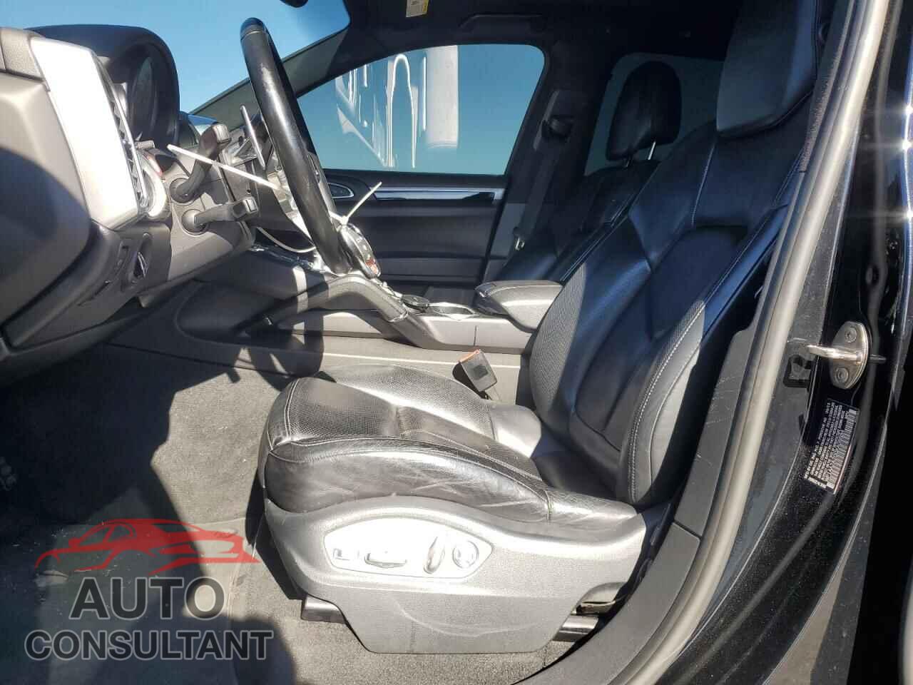 PORSCHE CAYENNE 2016 - WP1AA2A20GKA08884