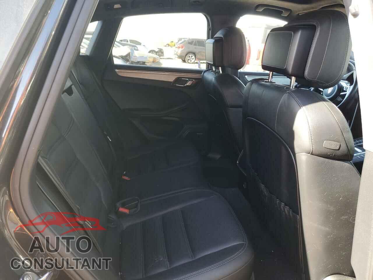 PORSCHE MACAN 2017 - WP1AF2A56HLB60630