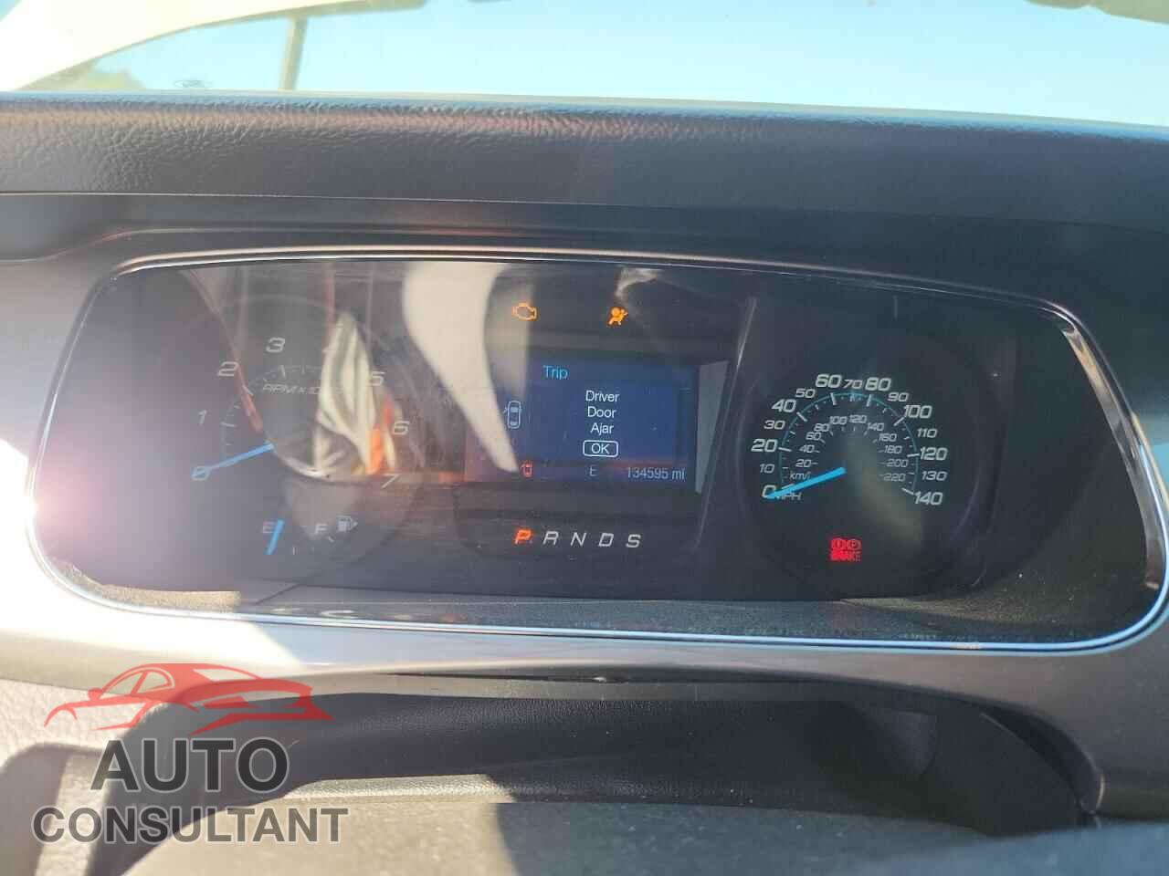 FORD TAURUS 2017 - 1FAHP2E88HG109906