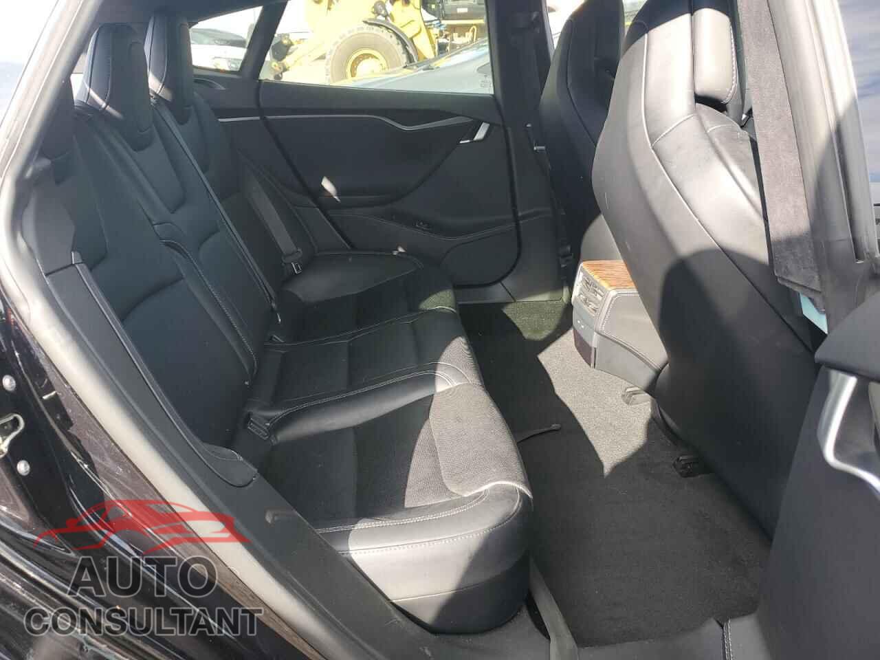 TESLA MODEL S 2018 - 5YJSA1E49JF261153