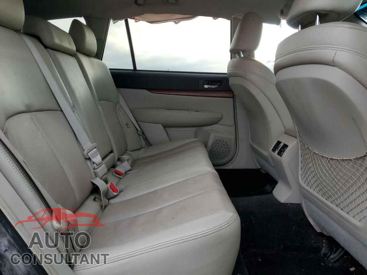 SUBARU OUTBACK 2013 - 4S4BRBLC7D3207680